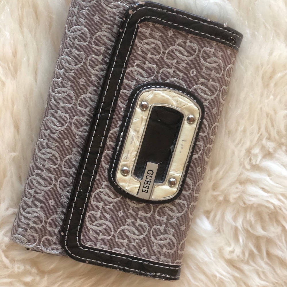 Guess wallet